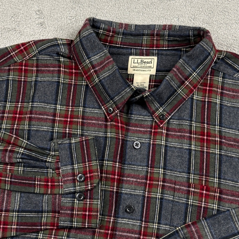 L.L. Bean Flannel Shirt‎ Mens XL Blue Red Plaid Excellent Traditional Fit EUC!